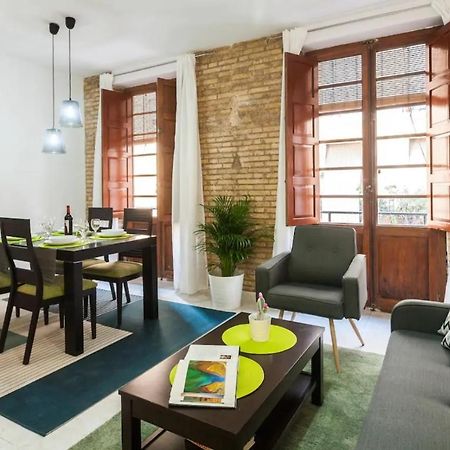 Spacious, Bright Apartment Next To The Old Town Valence Extérieur photo