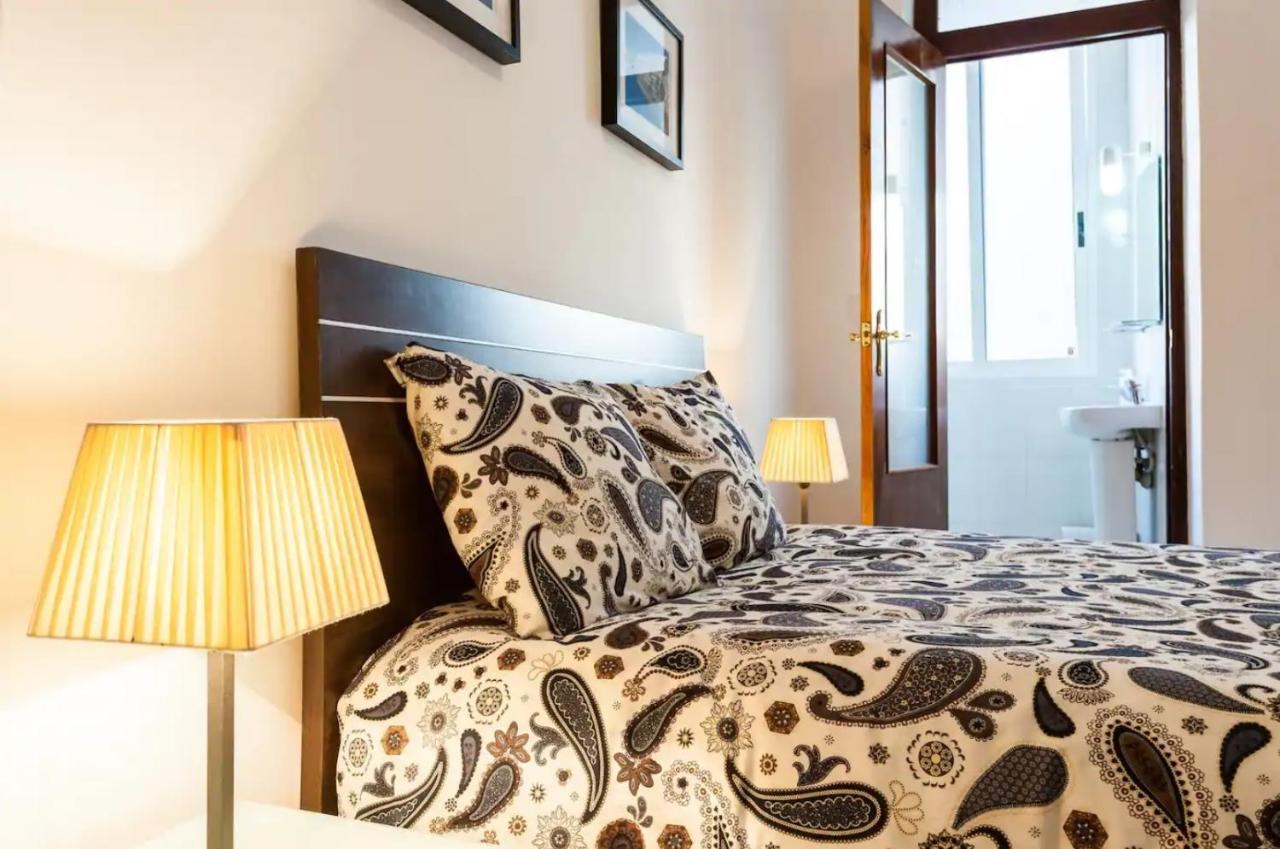 Spacious, Bright Apartment Next To The Old Town Valence Extérieur photo