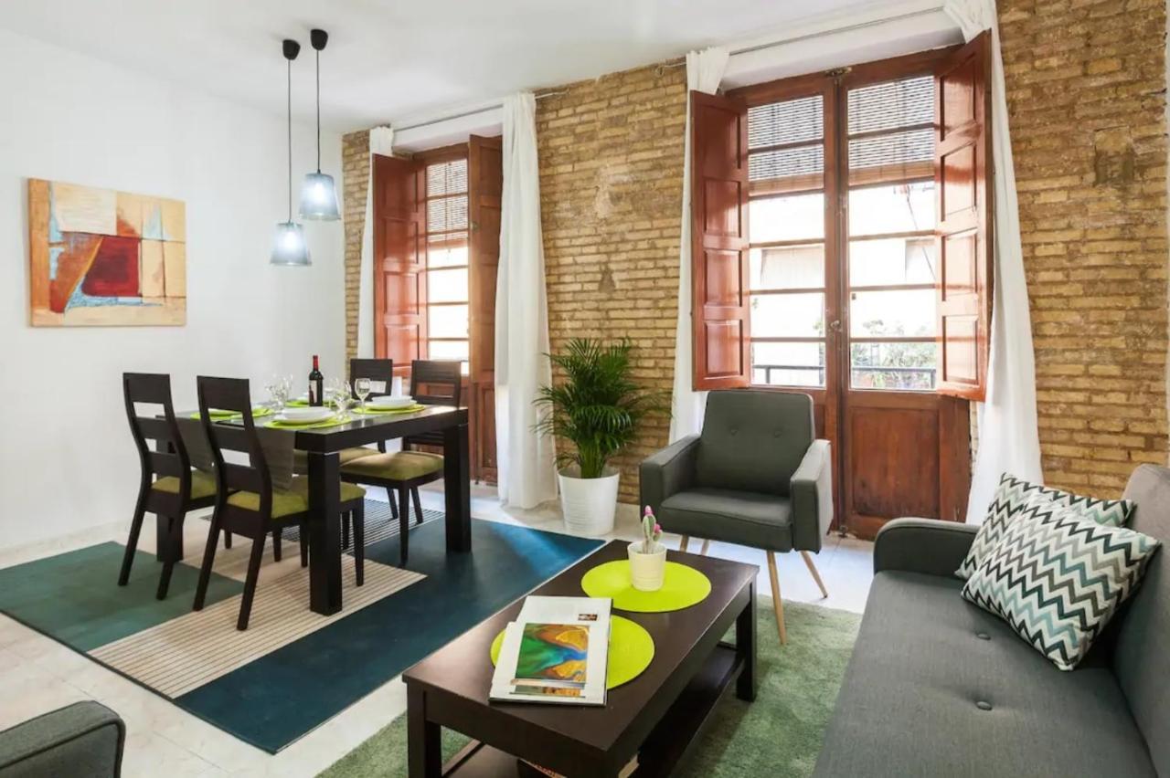 Spacious, Bright Apartment Next To The Old Town Valence Extérieur photo